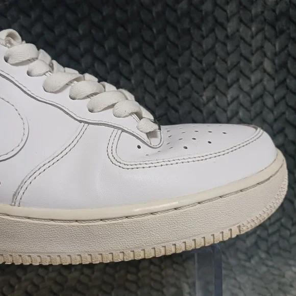 Nike Air Force 1 '07 Low Triple White Men's Athletic Shoes Sneakers Sz 9.5 - Picture 8 of 16